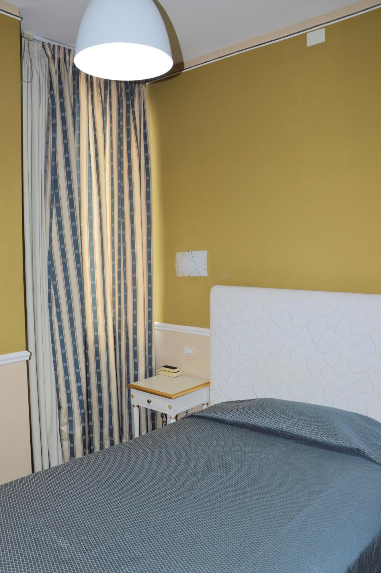 Nouvel Hotel Des Bains Pesaro Camera foto