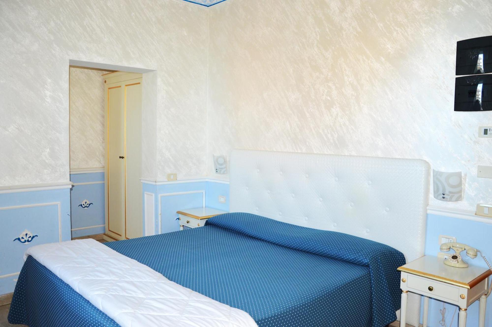 Nouvel Hotel Des Bains Pesaro Camera foto