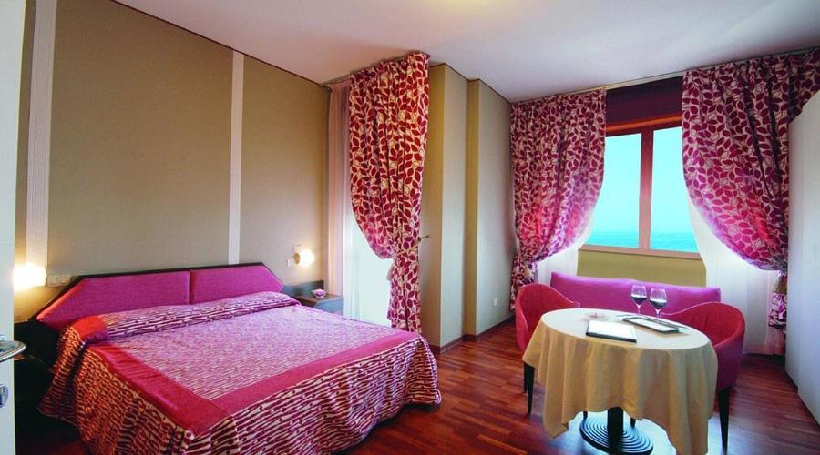 Nouvel Hotel Des Bains Pesaro Esterno foto