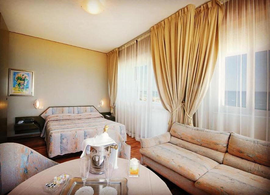 Nouvel Hotel Des Bains Pesaro Esterno foto