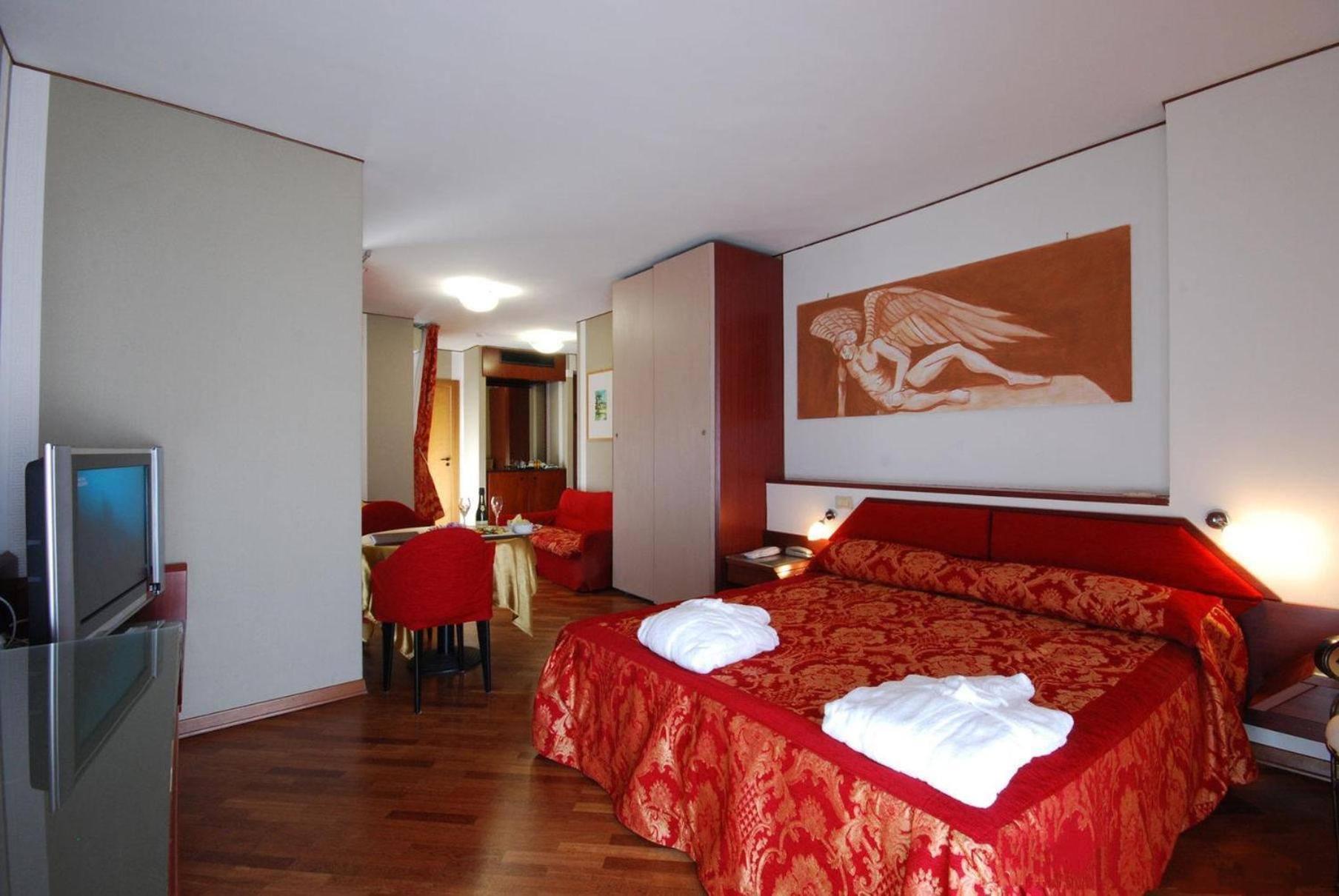 Nouvel Hotel Des Bains Pesaro Esterno foto